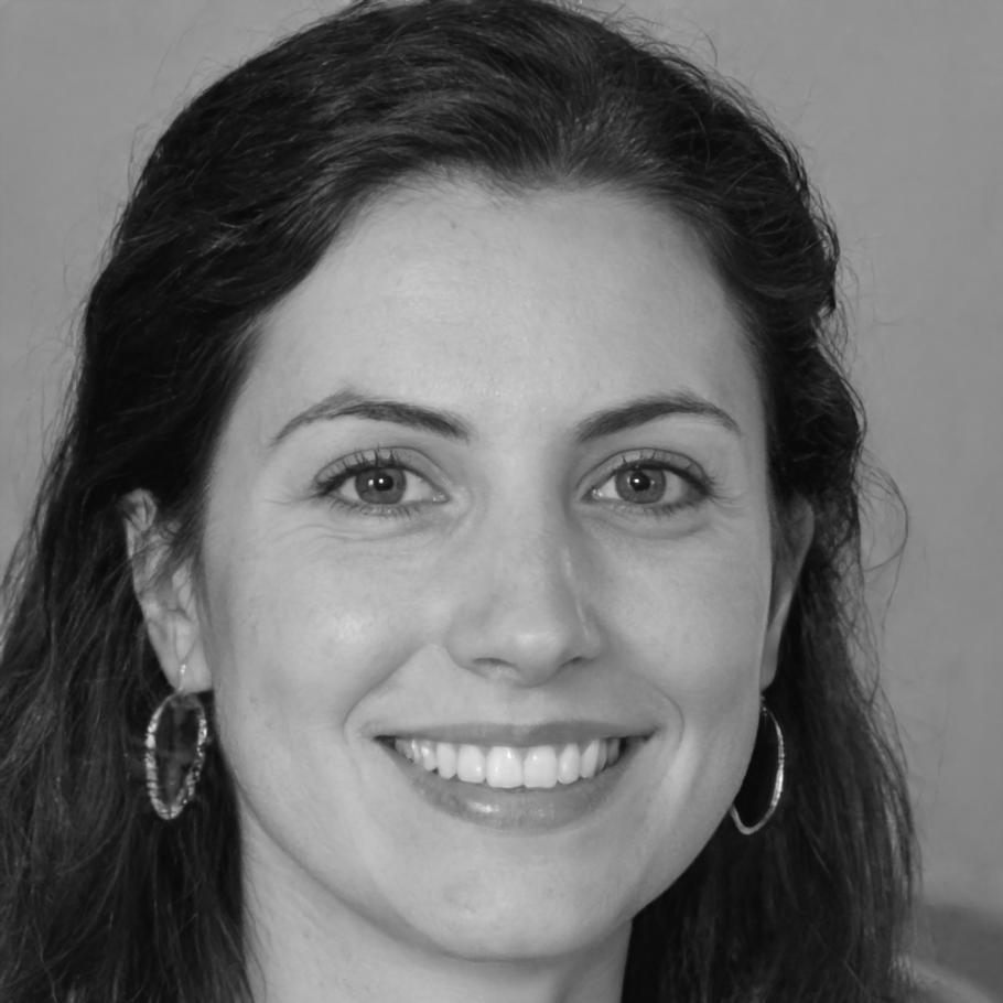 Ana Martín, experta en análisis financiero y visualización de datos
